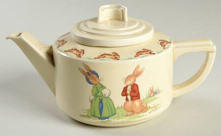Bunnykins (Casino Shape) Mini Teapot & Lid