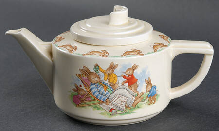 Bunnykins (Casino Shape) Mini Teapot & Lid