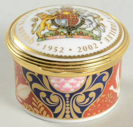 Queen's Golden Jubilee Round Hinged Box