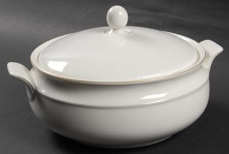 Lumiere Round Covered Vegetable