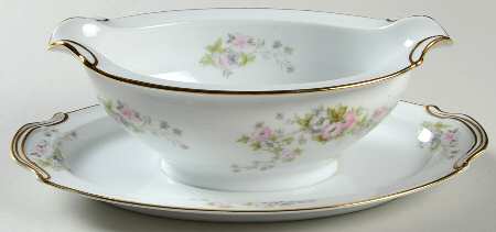 RO71 Gravy Boat with Attached Underplate
