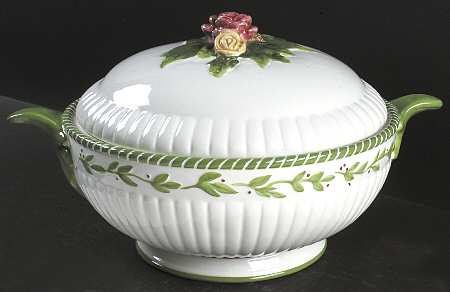 Seasons of Colour Red Sculpted Tureen & Lid