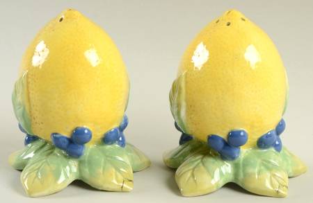 Carmina Accessories Sculpted Salt & Pepper Set