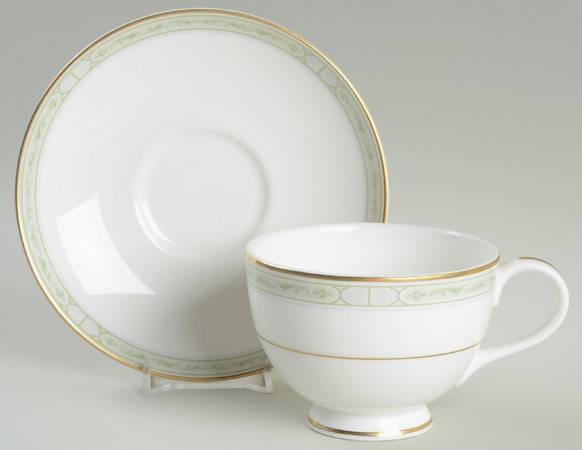 Palermo Footed Cup & Saucer Set