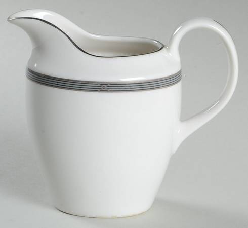 Broadway Creamer