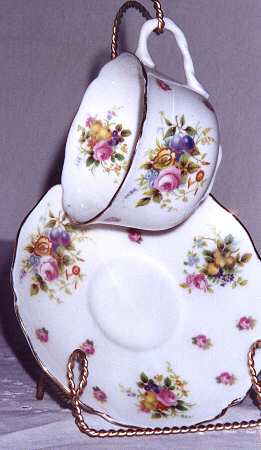 E4401 by Royal Doulton