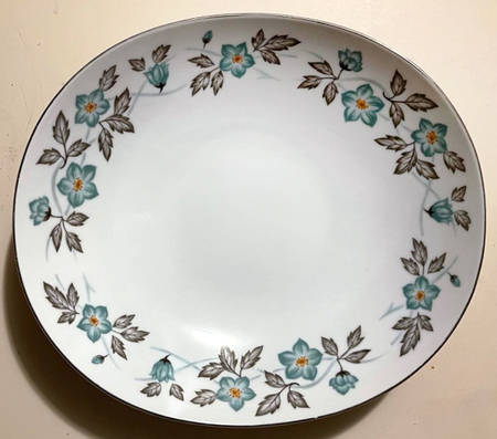 Dorothea 9" Oval Vegetable Bowl