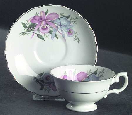 RGR43 Footed Cup & Saucer Set