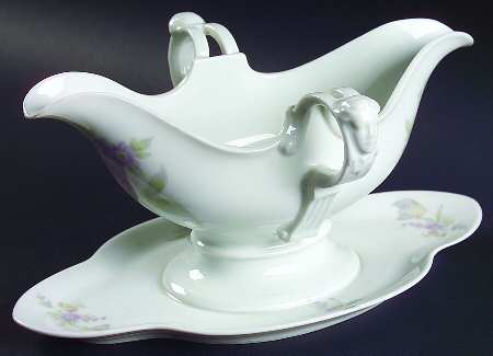 R1054 Gravy Boat with Attached Underplate