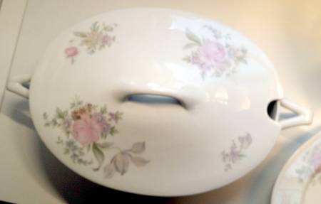 R1054 Tureen &  Lid