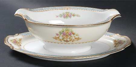 RO72 Gravy Boat with Attached Underplate