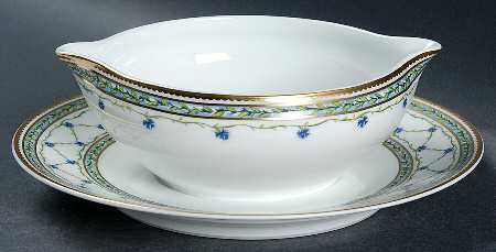 Allee Royale Round Gravy Boat/Attached Underplate