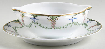 Festivites Round Gravy Boat/Attached Underplate