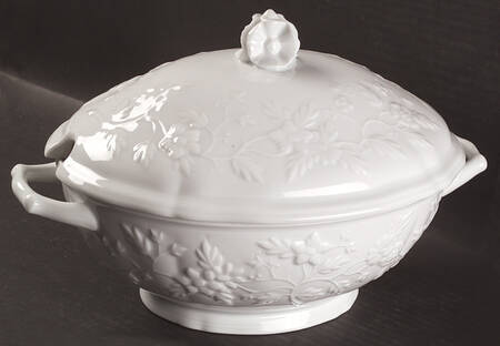 Hawthorne Oval Tureen & Lid