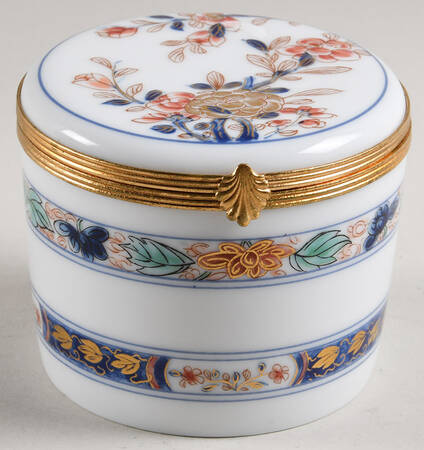 Koutani (White Background) Round Hinged Box