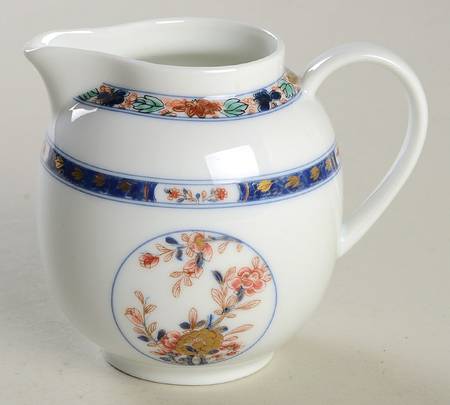Koutani (White Background) Creamer