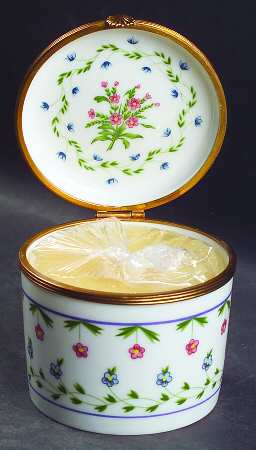 Lafayette Round Hinged Box