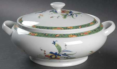 Louviers Round Covered Vegetable