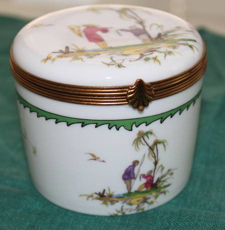 Si Kiang Hinged Box w/No Candle