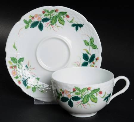 George Sand (Multicolor) Flat Cup & Saucer Set