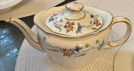 7392E Teapot & Lid