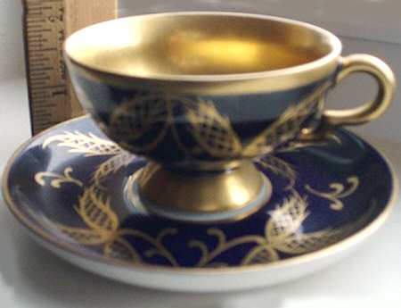R1095 Footed Cup & Saucer Set