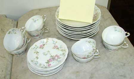 R1096 Flat Cup & Saucer Set