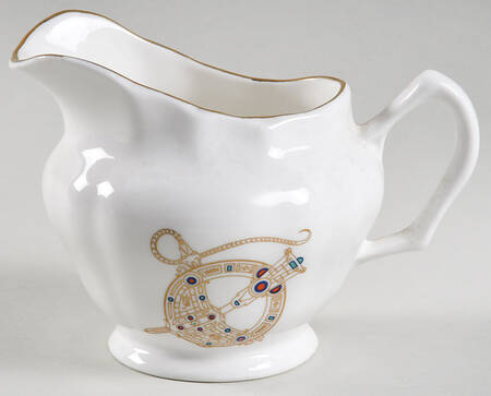 Tara Brooch (Scalloped) Creamer