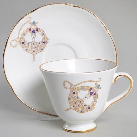 Tara Brooch (Scalloped) Footed Cup & Saucer Set