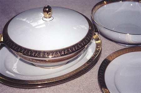 R1197 Round Covered Vegetable