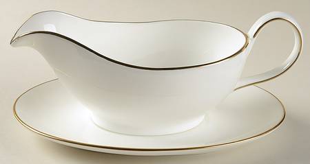 Signature Gold Gravy Boat & Underplate