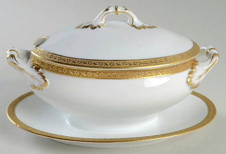 RSC40 Gravy Boat w/Attached Underplate & Lid