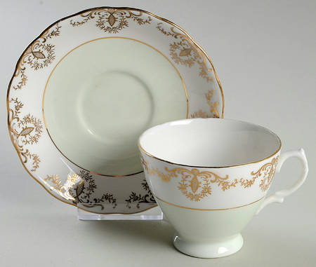 7352 Footed Cup & Saucer Set
