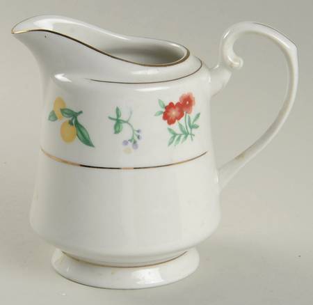 Chelsea (Gold Trim) Creamer
