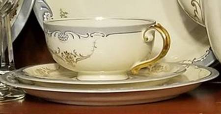ROT189 Footed Cup & Saucer Set