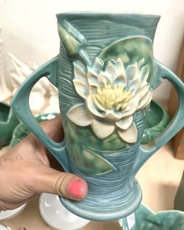 Water Lily Blue 6" Handled Vase