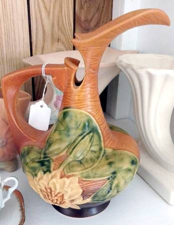 Water Lily Brown 10" Ewer