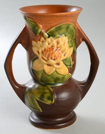 Water Lily Brown 7" Handled Vase