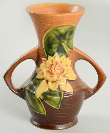 Water Lily Brown 6" Handled Vase