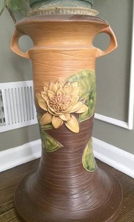 Water Lily Brown Stand for 10" Jardiniere
