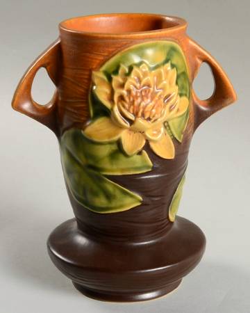 Water Lily Brown 7" Handled Vase