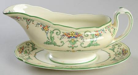 The Channing Gravy Boat & Underplate