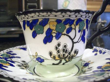 RD141 Footed Cup & Saucer Set