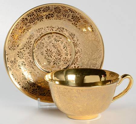 RYL180 Footed Cup & Saucer Set