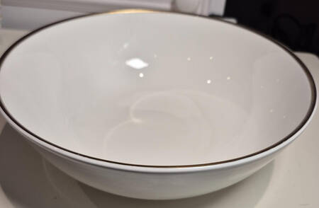 Alice (Classic Shape) 10" Large Salad Serving Bowl