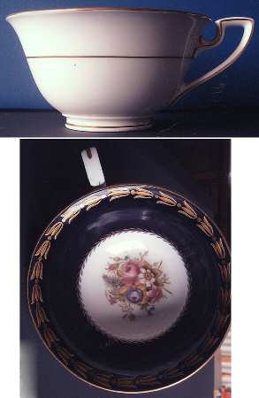 X1957 Footed Cup