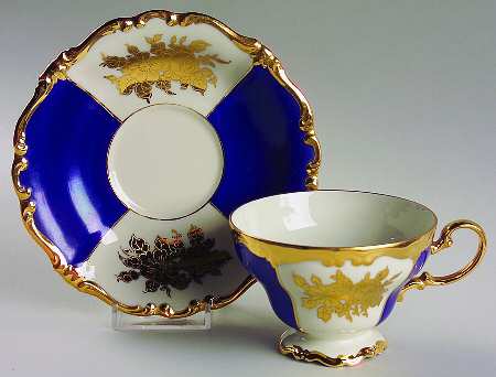 R1216 Footed Cup & Saucer Set