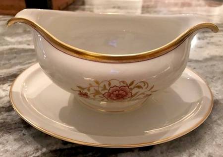 697 Gravy Boat with Attached Underplate