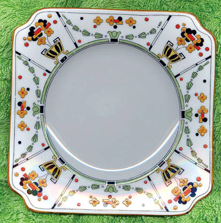 H3704 by Royal Doulton