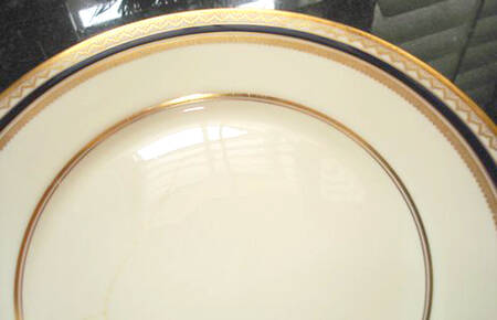 V1820 by Royal Doulton